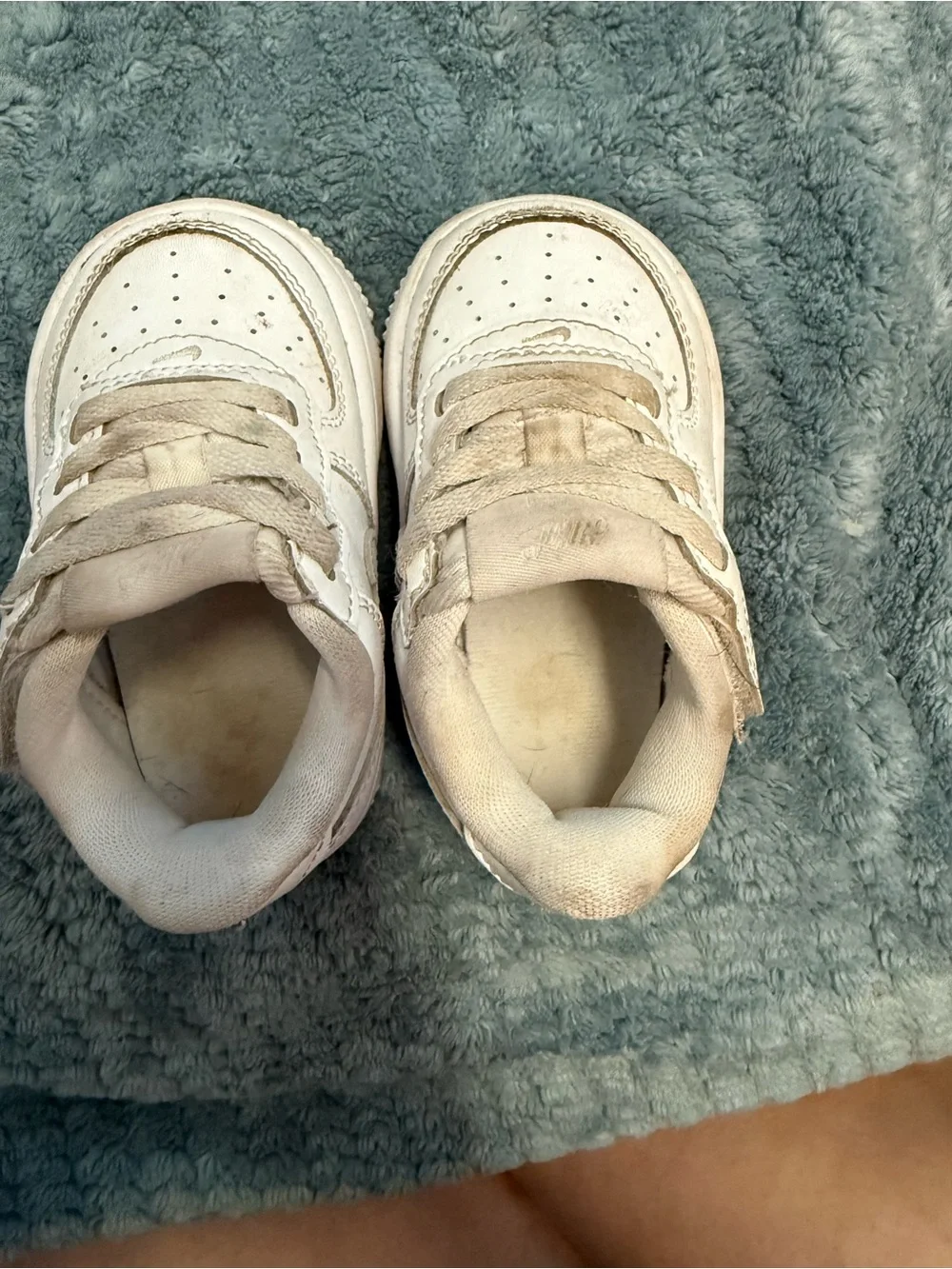 Nike baby size 4 shoes